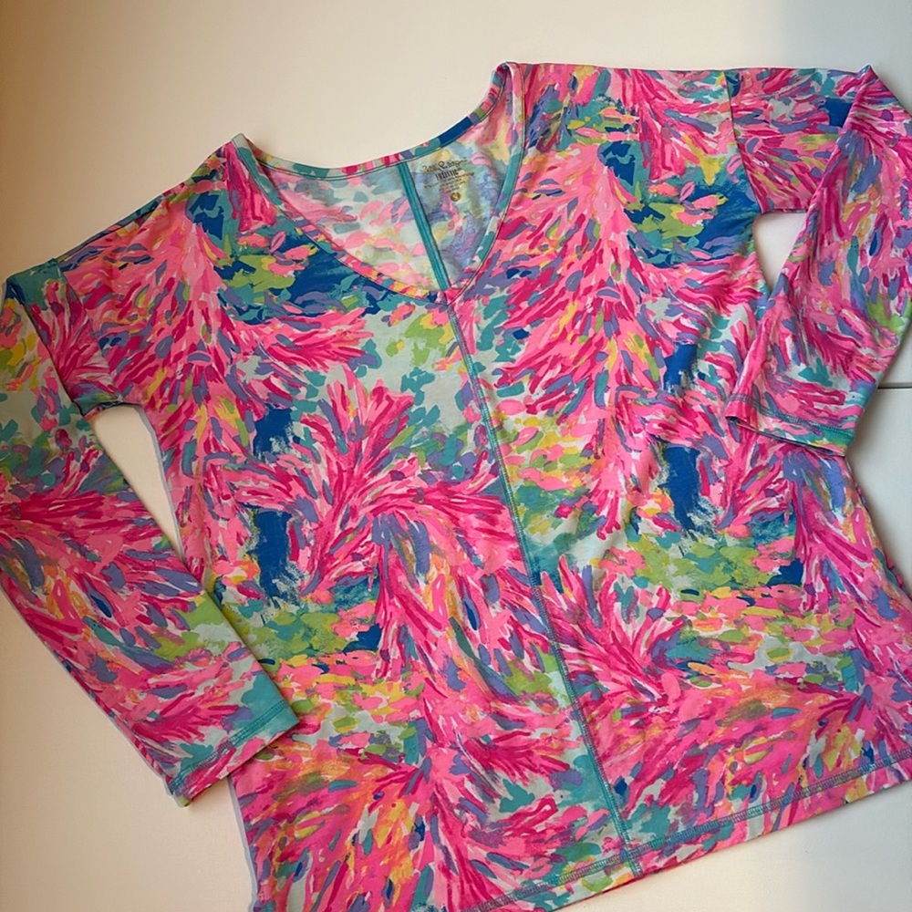 Lilly Pulitzer  Long Sleeve Athletic VNeck Top Sun Protection Small